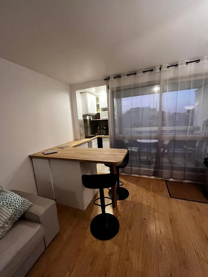 Tour Eiffel-Montparnasse Joli Studio Apartment Paris