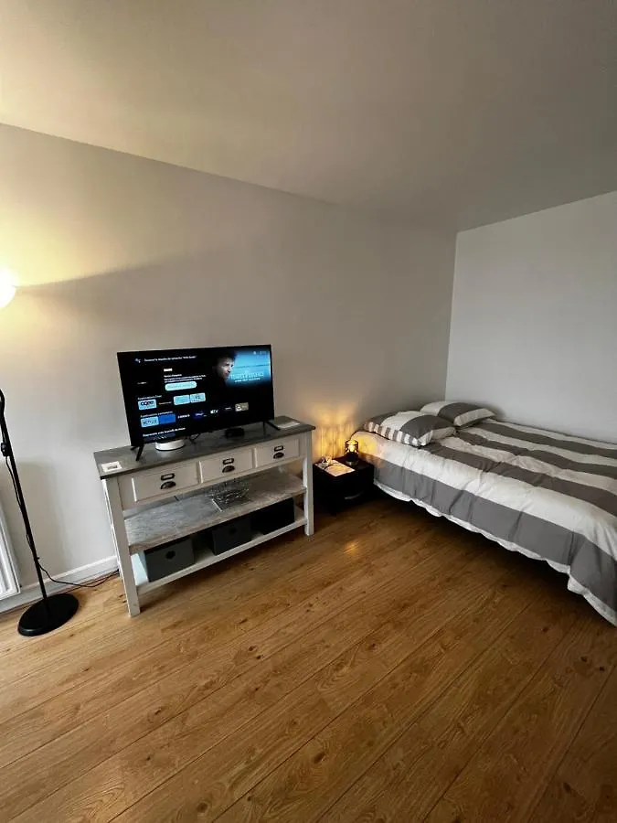 Tour Eiffel-Montparnasse Joli Studio Apartment Paris France