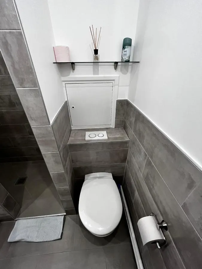 Tour Eiffel-Montparnasse Joli Studio Apartment Paris France